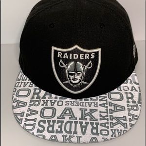 Oakland Raiders Youth Hat 6 7/8 Fitted. NFL/ New Era with Iridescent Brim.